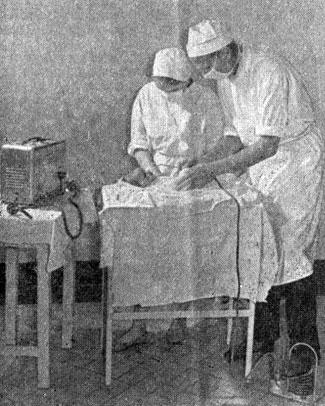 Оживление новорожденного аппаратом по В. А. Неговскому